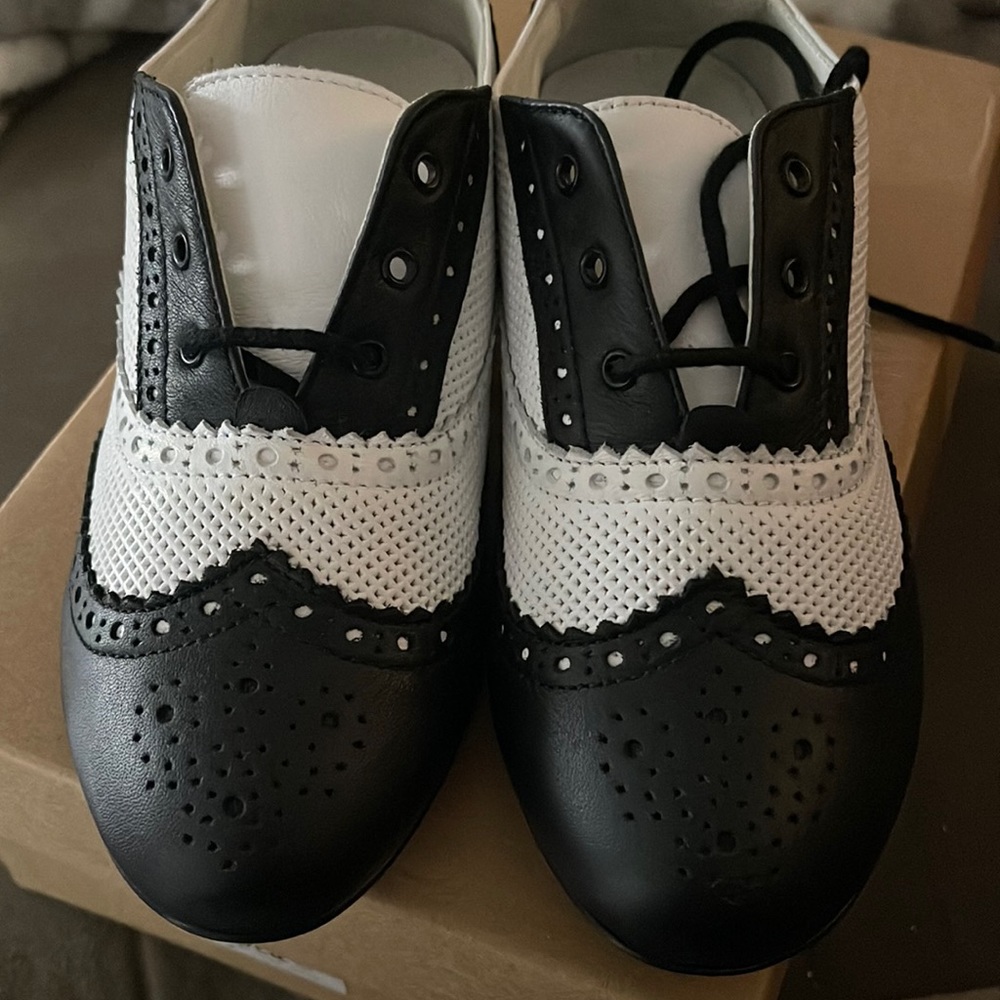 Gucci girls shoes. Never worn. Size 30 US 12.5